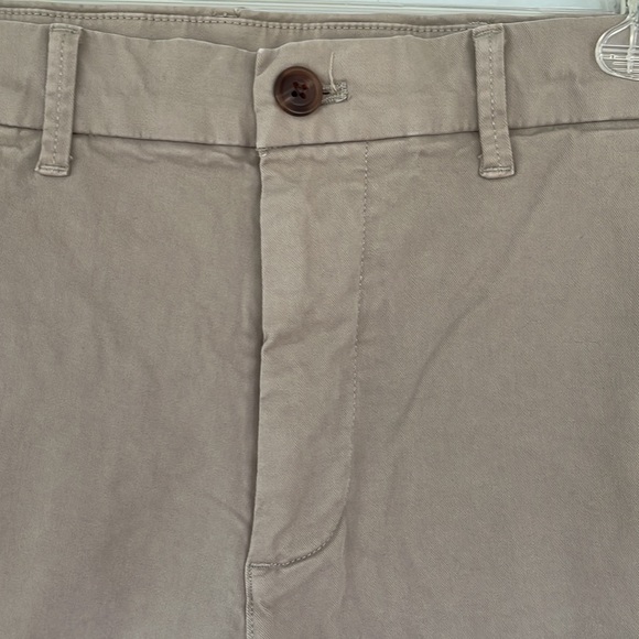 GAP Khakis 10” men’s tan cotton chino shorts size 33 - Picture 4 of 8